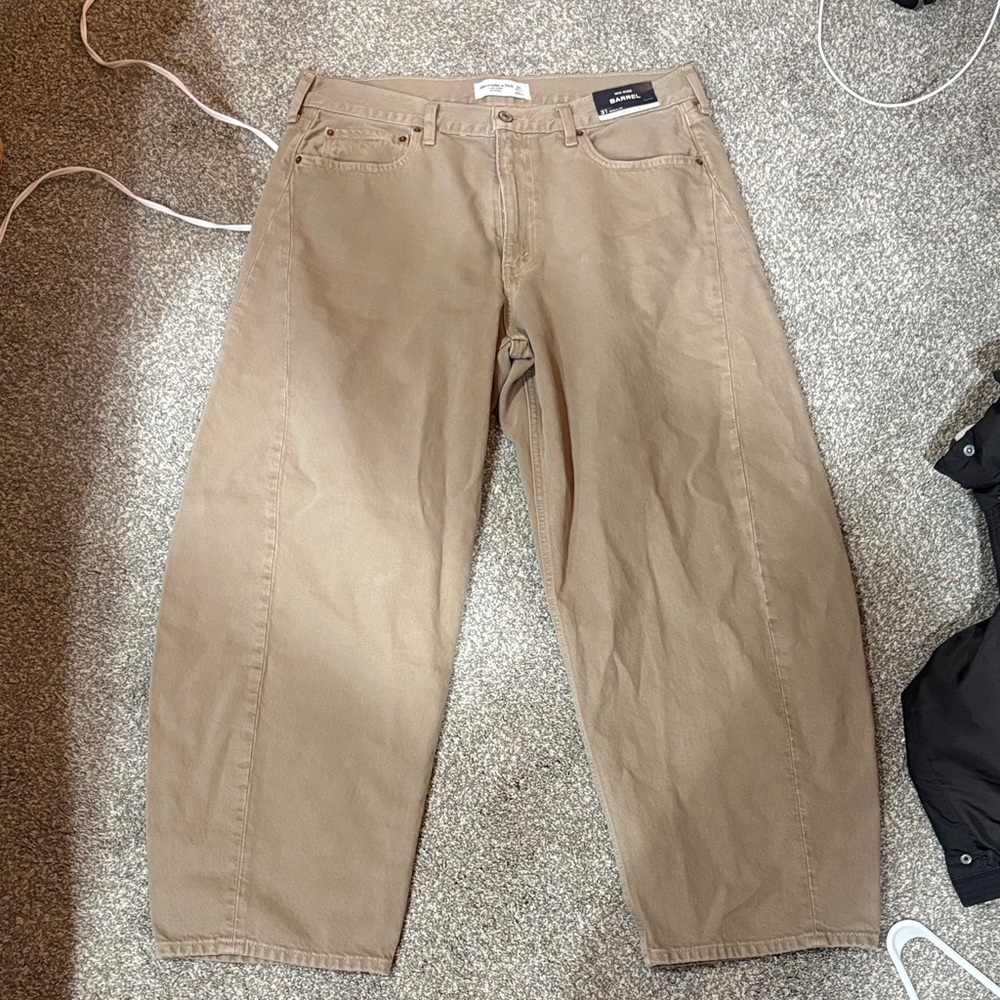 Abercrombie Curve Love Barrel Jeans